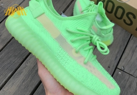 yeezy 350 v2 Green Size: 36-48