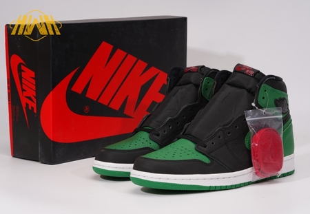 Air Jordan 1 High OG "Pine Green" SIZE: 40-47.5